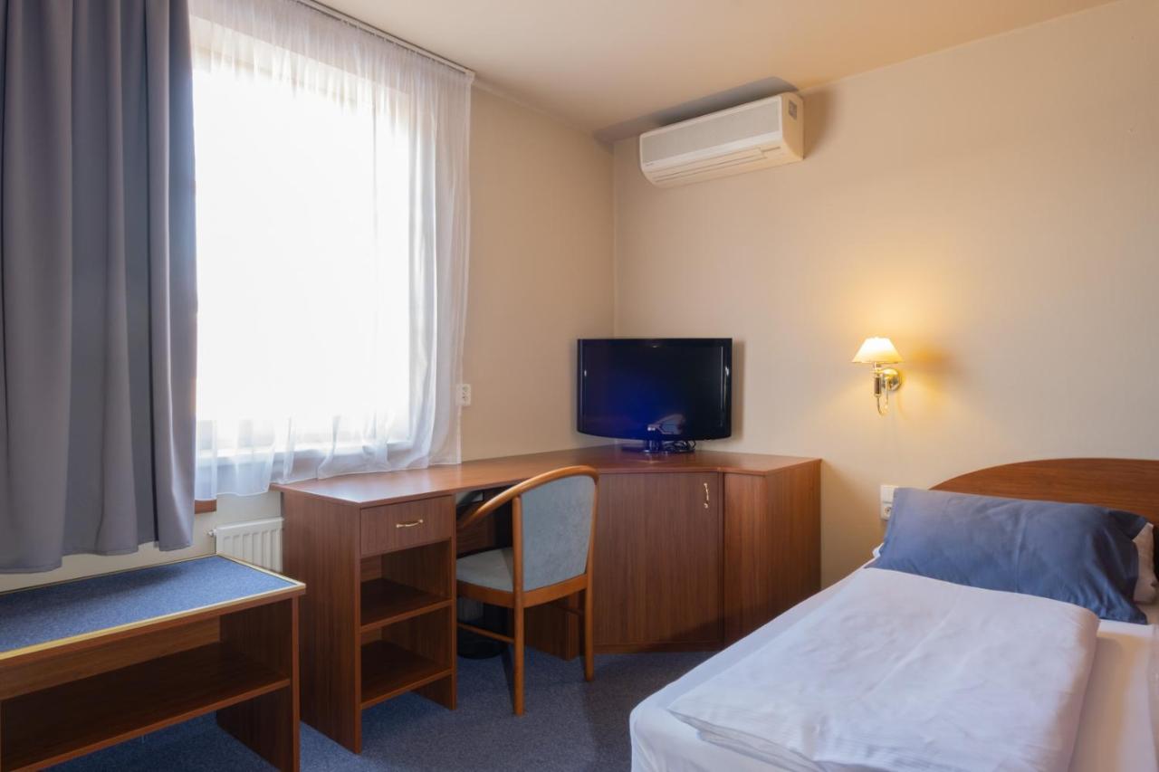 Hotel Могельніце Екстер'єр фото