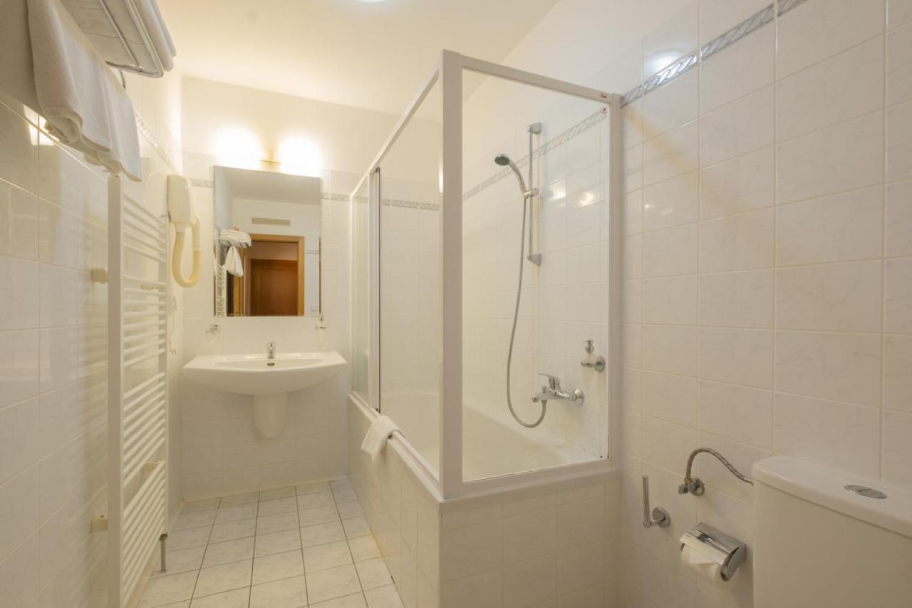 Hotel Могельніце Екстер'єр фото